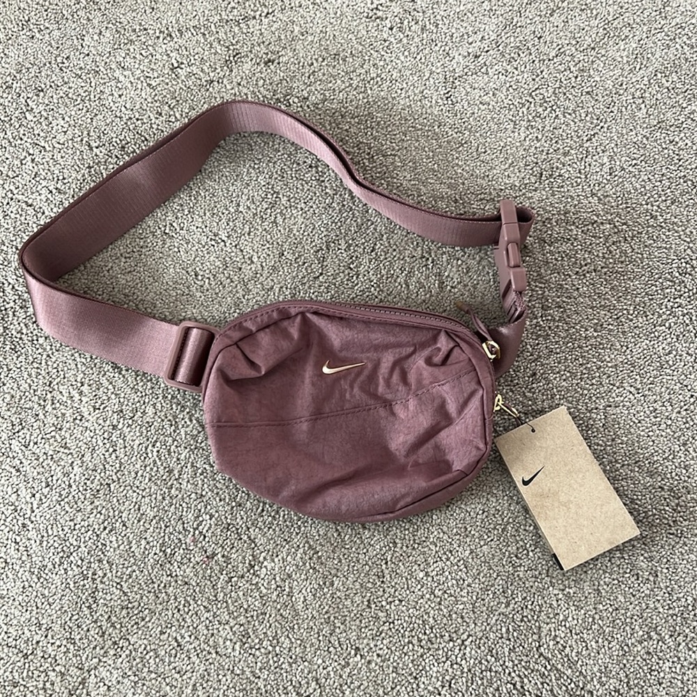 Nike Aura Crossbody Bag (2L) - Picture 10 of 11